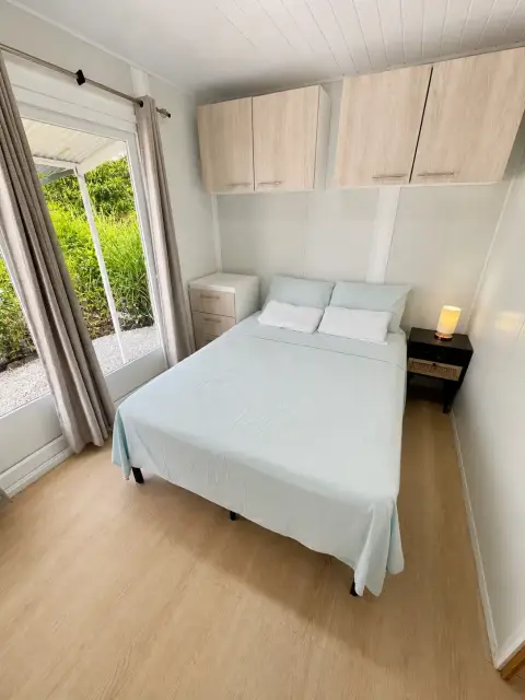 Dormitorio claro de Villa Nativa
